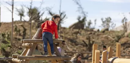 Niño jugando en El Taller de Don Serapio