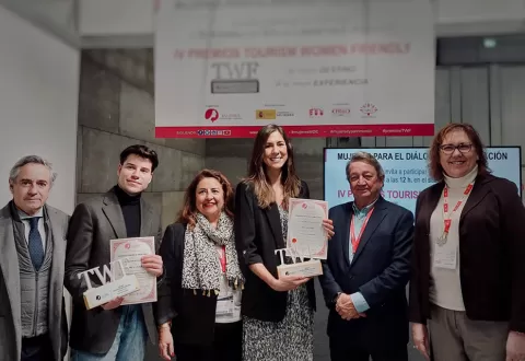 Mujeres para el diálogo y la educación Mujeres para el diálogo y la educación